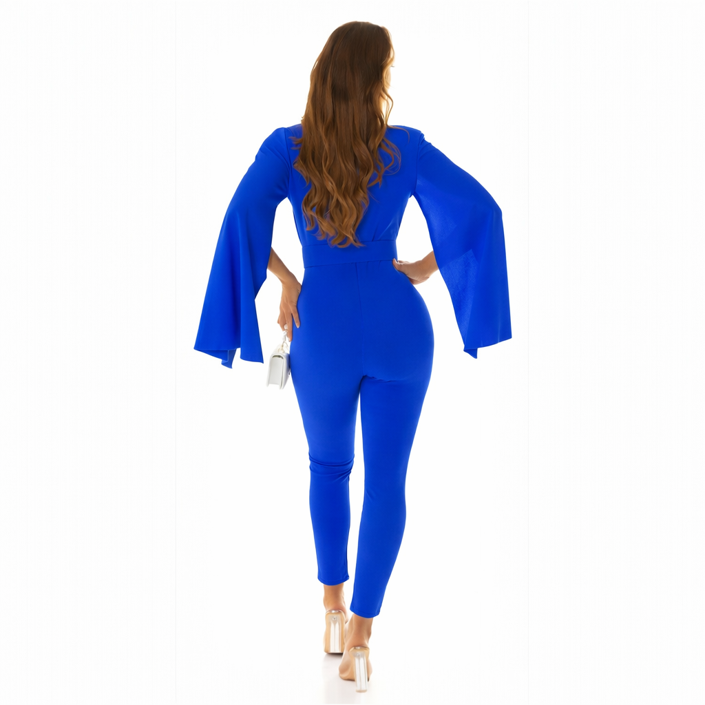 Macacão Elegante com Capa e Cinto