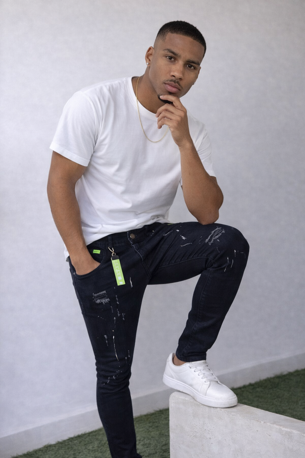 Calça Jeans Masculina Preta Rasgada